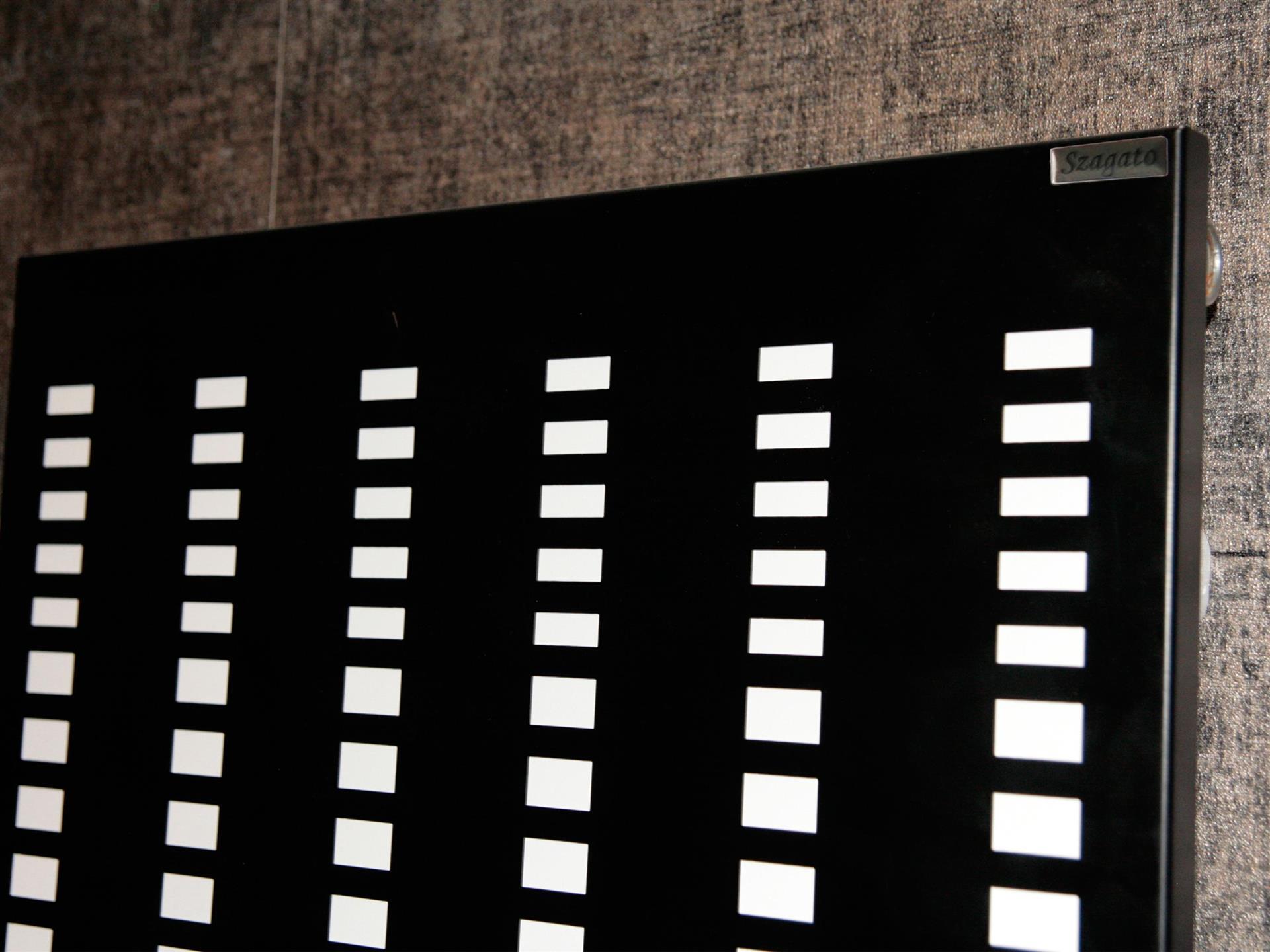 BADHEIZKÖRPER Design broken Mirror 3 180x47cm 1118 Watt schwarz SZAGATO Designheizkörper Handtuchheizkörper mit Mittelanschluss Handtuchwärmer