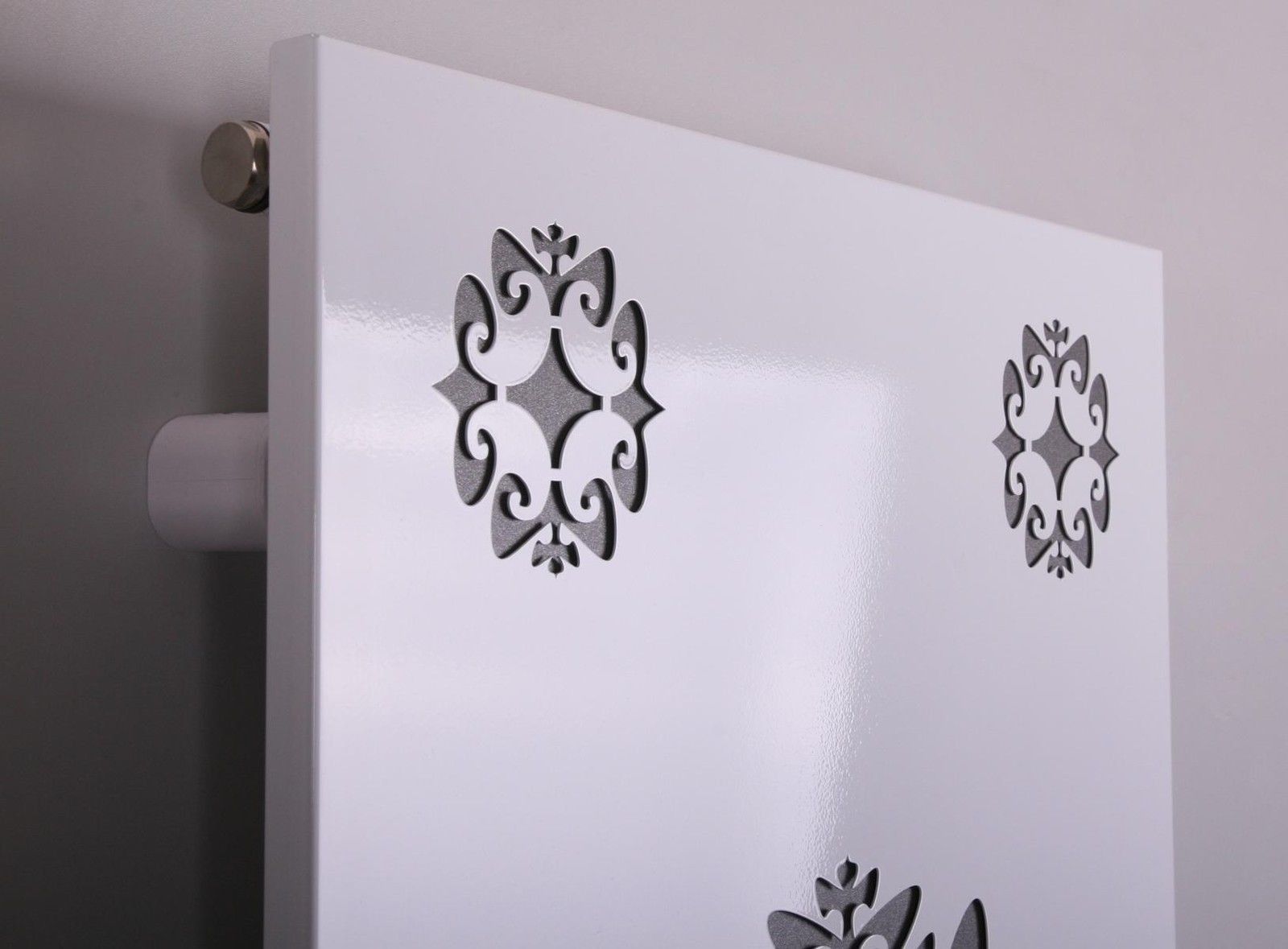 BADHEIZKÖRPER Design Ornaments 3 180x47cm 1118 Watt weiß (+2 Halter 15mm) SZAGATO Designheizkörper Handtuchheizkörper Mittelanschluss Handtuchwärmer