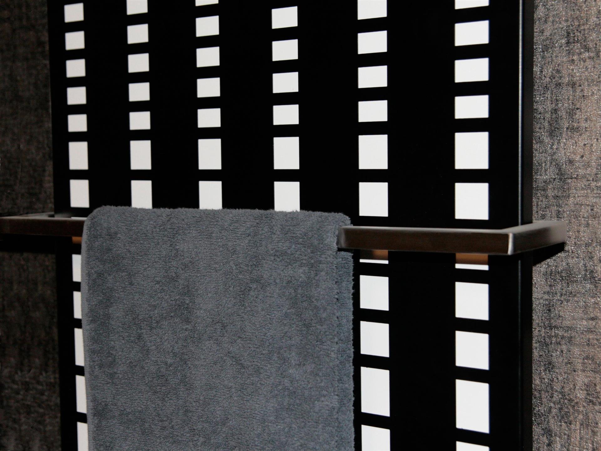 BADHEIZKÖRPER Design broken Mirror 3 180x47cm 1118 Watt schwarz (+2 Halter 15mm) SZAGATO Designheizkörper Handtuchheizkörper mit Mittelanschluss