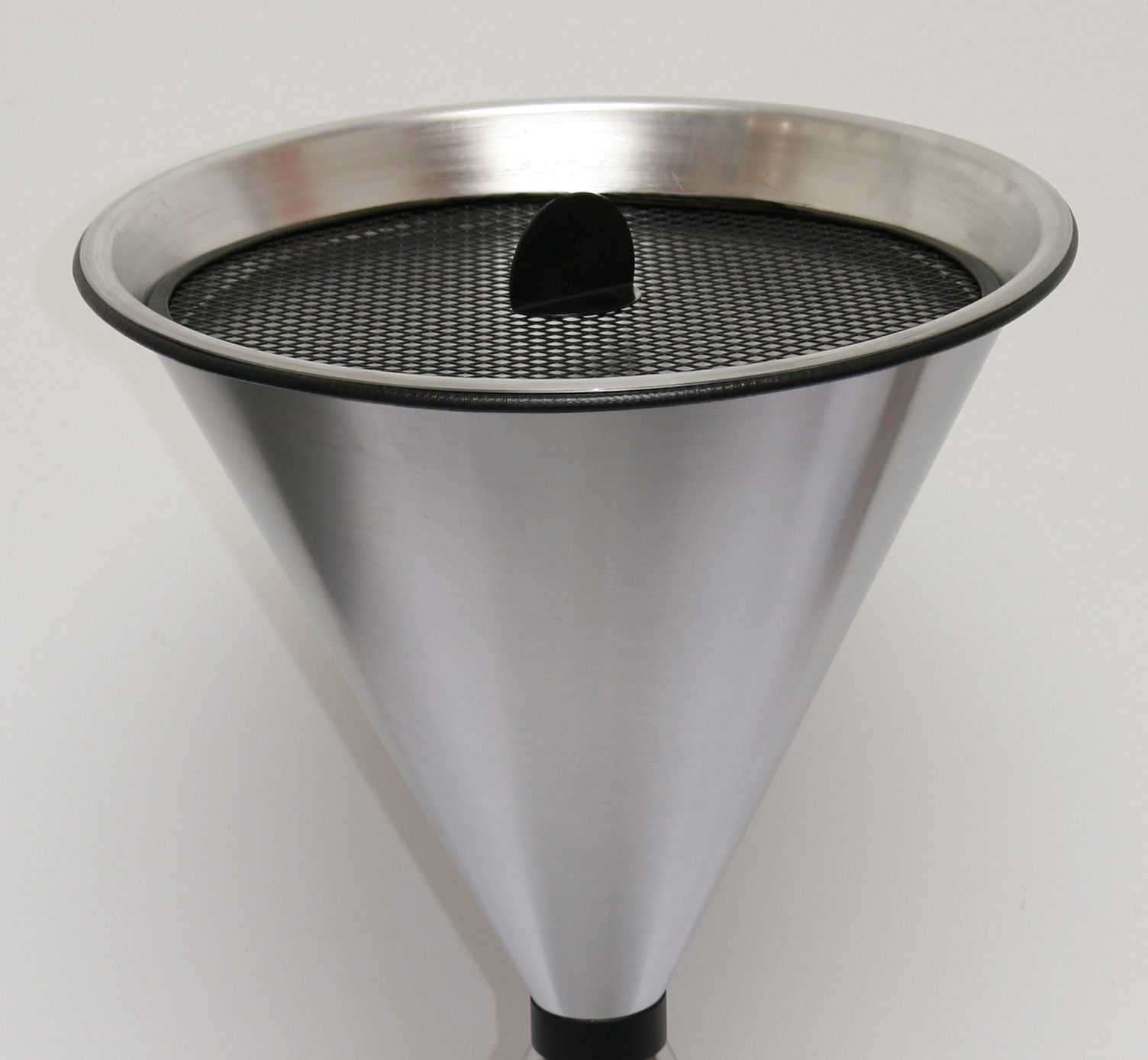 Stand Aschenbecher Diabolo 71x40cm Edelstahl inkl 25 kg Quarzsand SZAGATO Aschenbecher groß Stand-Aschenbecher außen Aschenbecher stehend Standascher