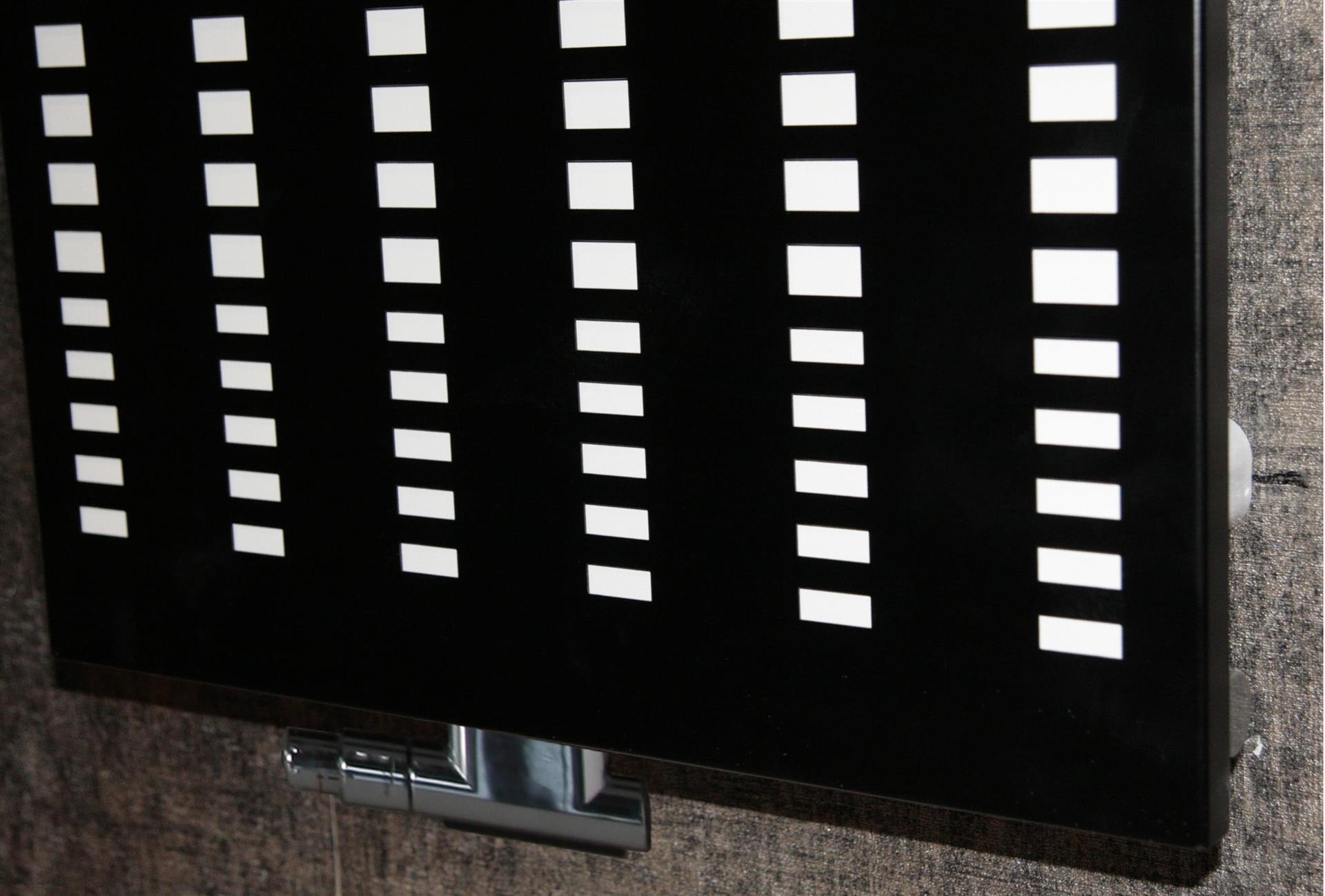 BADHEIZKÖRPER Design broken Mirror 2 120x47cm 799 Watt schwarz (+1 Halter 15mm) SZAGATO Designheizkörper Handtuchheizkörper mit Mittelanschluss