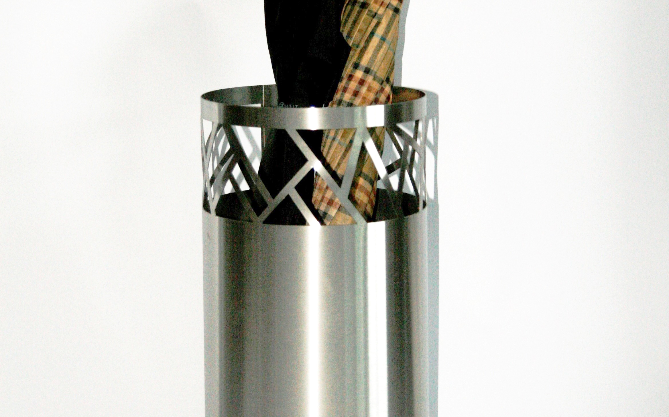 Schirmständer Design Fence 49xØ23cm Edelstahl matt SZAGATO Regenschirmständer Schirmständer große Schirme Schirmhalter moderne Regen-Schirmständer